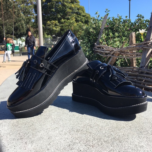 stuart weitzman platform loafers